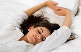 Ini Cara Hindari Jerawat dan Kerutan Wajah Saat Tidur