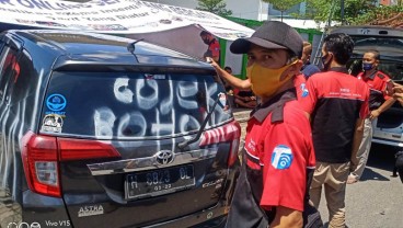 Sopir Taksi GoCar Semarang Demo Tuntut Aktivasi Akun