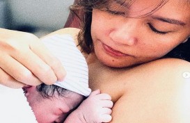 Titi Rajo Bintang Lahirkan Bayi Laki-Laki, Berikut Foto-Fotonya