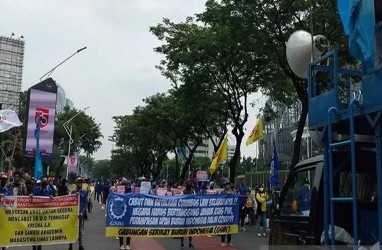 TANTANGAN PEMULIHAN EKONOMI : Ciptaker Rampung, Pekerja Limbung