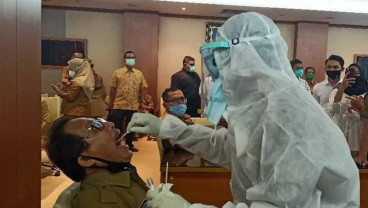 Pegawai Positif Covid-19, DPRD Sumut Gelar Tes Swab Massal