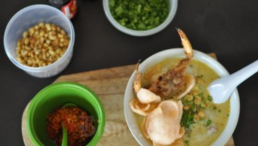 Bubur Seafood ini Bahannya Dijamin Fresh, tapi Harga tak Bikin Stres