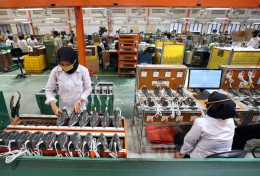 Indeks Manufaktur Amblas, Kemenkeu Beberkan Penyebabnya