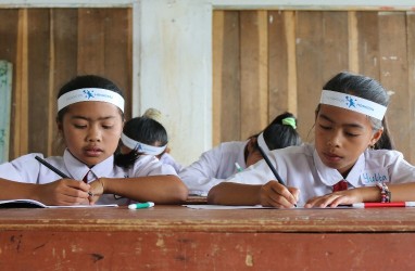 SGM Eksplor dan Lazada Berikan Beasiswa Dukung Pendidikan Anak Indonesia