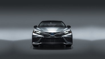 Wah! Camry Hybrid 2021 Lebih Murah dari Versi Sebelumnya