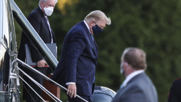 Trump Hentikan Pembahasan Stimulus, Para Ekonom Khawatir