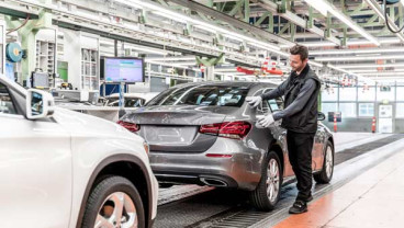 Mercedes-Benz Hapus Produksi Mobil Manual, Ini Alasannya