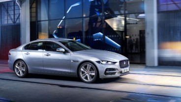 Pendatang Baru, Jaguar XE Saloon Mesin Diesel Hibrida Listrik