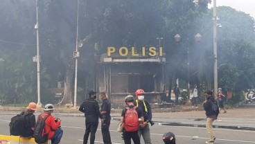 Unjuk Rasa Memanas, Pos Polisi Kawasan Monas Dibakar Massa