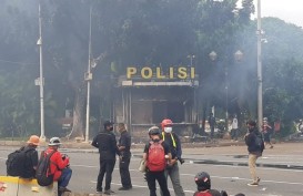 Demo UU Cipta Kerja: 6 Polisi di Jakarta Korban Pelemparan Batu
