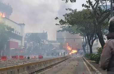 Demo UU Cipta Kerja, Polisi Amankan 2 Orang Diduga Pembakar Pos Polisi Tomang