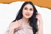 Tips Merawat Kulit Cantik ala Sandra Dewi