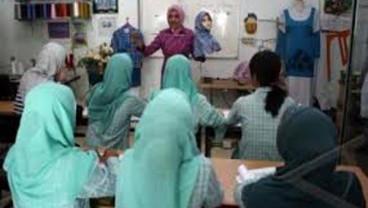 KomunitasTuli Gresik Dapat Pendidikan Keterampilan Busana