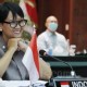 Menlu Retno Singgung Hambatan Tarif Ekspor ke Menlu Inggris