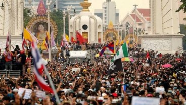 Demo Ricuh, PM Thailand Serukan Tindakan Tegas terhadap Demonstran