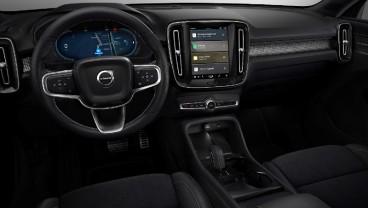 Smartphone dan Layar Sentuh Bahayakan Mengemudi? Ini Pendapat Volvo Cars