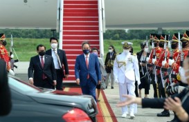 Perdana Menteri Jepang Yoshihide Suga Tiba di Istana Bogor