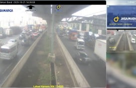 Trailer Kecelakaan di KM 13+800, Jakarta-Cikampek Tersendat di KM 11