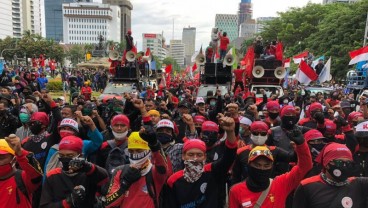 Kunker ke Daerah dan Tinggalkan Pendemo di Jakarta, Jokowi Dikritik