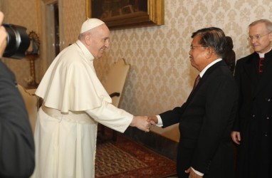Temui Paus Fransiskus, JK Sampaikan Salam dari Presiden Jokowi