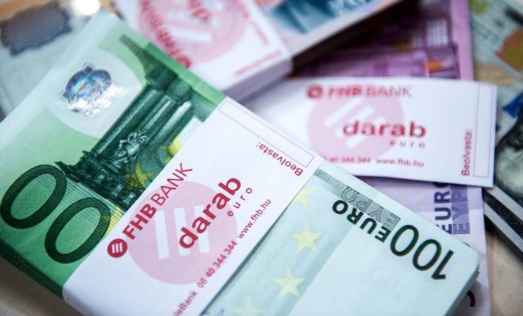 Bank Sentral Eropa Tahan Suku Bunga 0 Persen, Euro Makin Tertekan Dolar AS