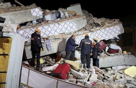 Gempa Bumi Landa Yunani dan Turki, 70 Orang Terperangkap Reruntuhan