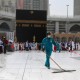 Astaga, Sedan Hantam Pintu Masjidil Haram di Mekkah