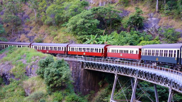7 Rute Kereta Api Paling Berbahaya di Dunia