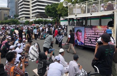 Boikot Produk Prancis, Massa Aksi Ini Mengaku Sayang Membuang Tas Hermes