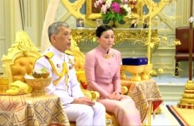 Usai Didemo, Raja dan Ratu Thailand Turun ke Jalan 