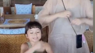 Liburan ke Nihi Sumba bareng Gisel, Gempi Ajari Nagita Slavina Joget TikTok