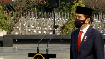 Jokowi Pimpin Upacara Peringatan Hari Pahlawan di TMP Kalibata