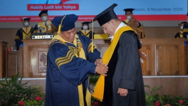 Habib Luthfi Dianugerahi Doktor Honoris Causa, Ini Alasan Unnes