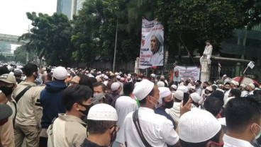 Massa FPI Membubarkan Diri, Lalin di Jalan S Parman Lancar