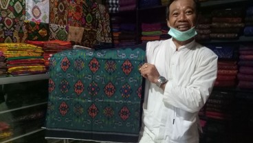 Kain Endek Digunakan Christian Dior, Sri Widhi Tidak Naikkan Harga