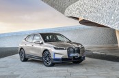 BMW Luncurkan Penantang Mobil Listrik Tesla X