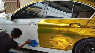 Ubah Tampilan Mobil Pakai Stiker? Ini Keuanggulannya