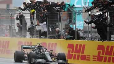 Juarai Grand Prix Turki, Lewis Hamilton Kunci Gelar F1 Ketujuhnya