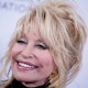 Penyanyi Dolly Parton Sumbang Rp14,5 Miliar untuk Vaksin Covid-19 Moderna