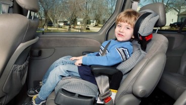 Ini Waktu yang Tepat Memindahkan Anak ke Booster Seat