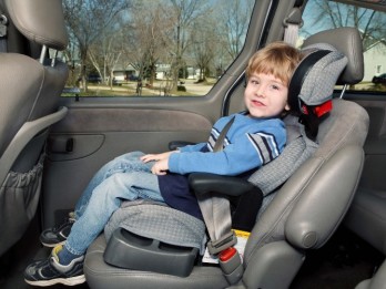 Ini Waktu yang Tepat Memindahkan Anak ke Booster Seat