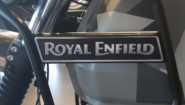 Royal Enfield Gelar Ride After Dark di Jakarta