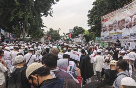 TNI Copot Baliho Rizieq Shihab, Kompolnas Minta Klarifikasi Polri