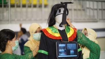 UNJ Tetap Gelar Wisuda dengan Robot Sebagai Pengganti Mahasiswa