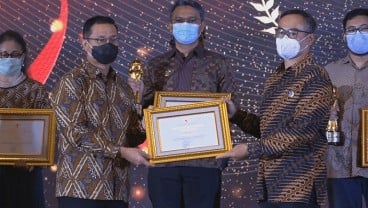 Anak Usaha Bangkok Bank (BNLI) Terima Penghargaan dari Menteri Jokowi