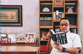 Anies Unggah Buku How Democrasies Die, Wagub DKI: Hal Baik Berbagi Judul   