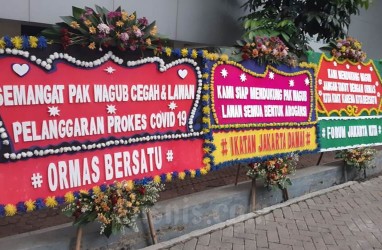 Kerumunan FPI: Belasan Karangan Bunga Dukung Wagub DKI Tegakkan Hukum 