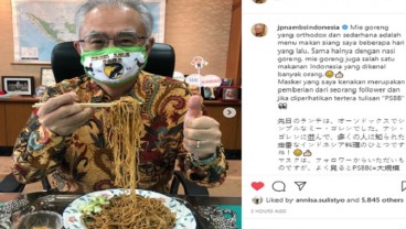 Dubes Jepang Pakai Masker Unik, Tulisannya Bikin Netizen Ngakak