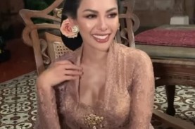Nikita Mirzani Pakai Kebaya, Auranya Terpancar Banget