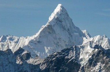 Mikroplastik Ditemukan di Gunung Everest